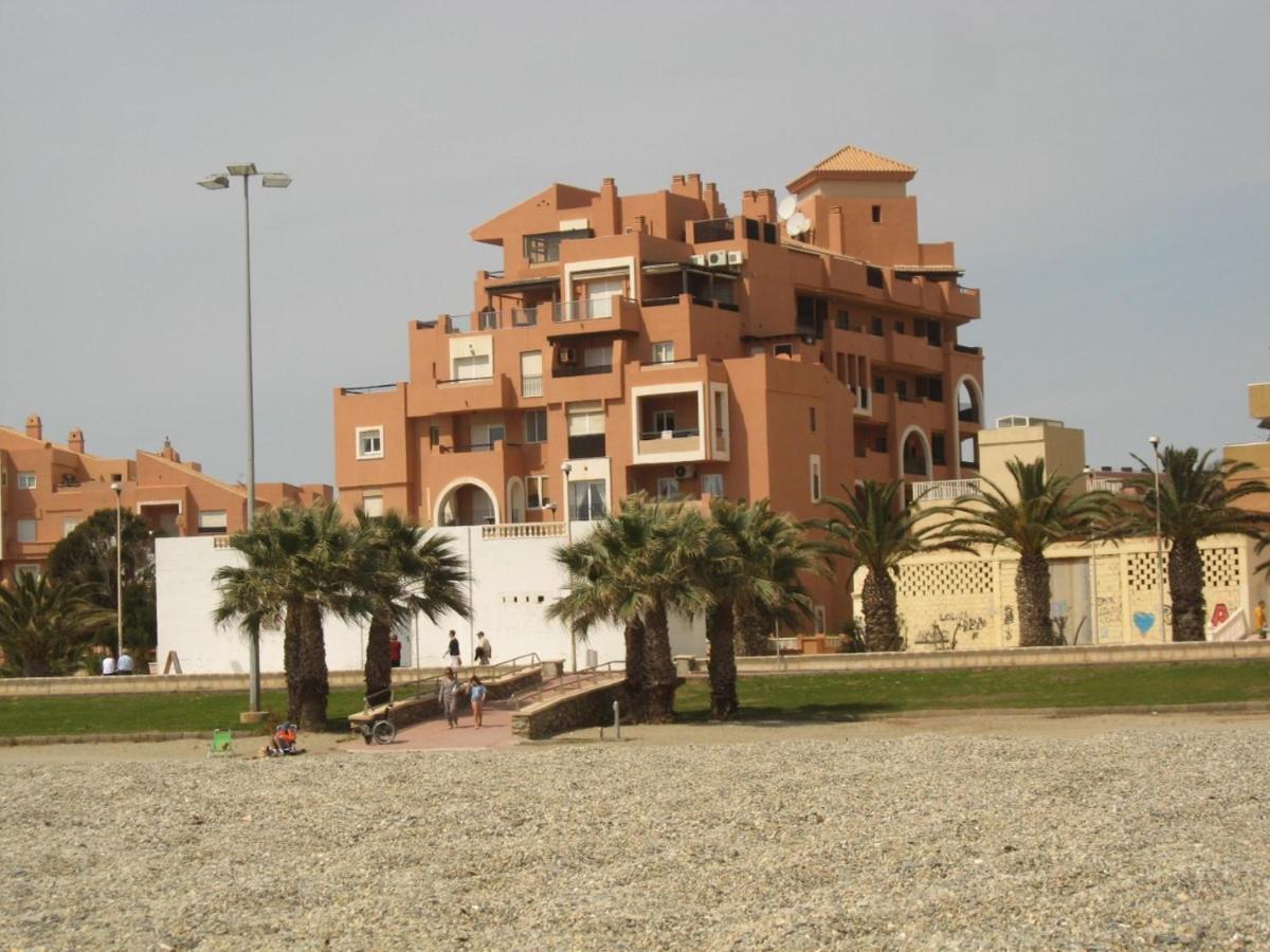 Apartamento en primera línea de playa, con vistas a la playa Roquetas de Mar Exterior foto